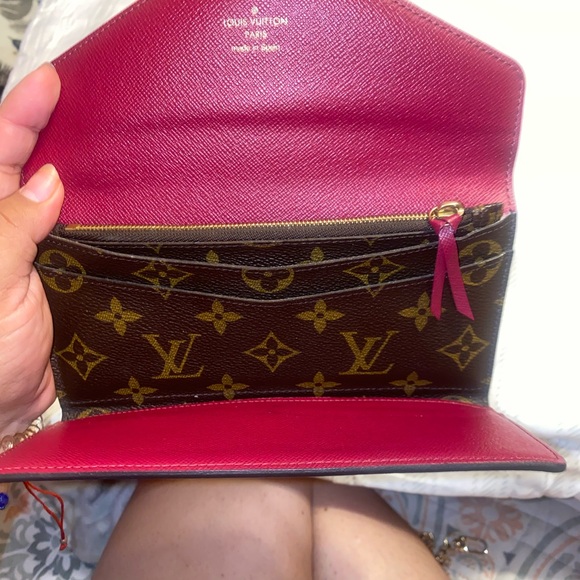 100 % authentic Louis Vuitton Brown Monogram Canvas fiuhsia Emilie Wallet - Picture 6 of 8
